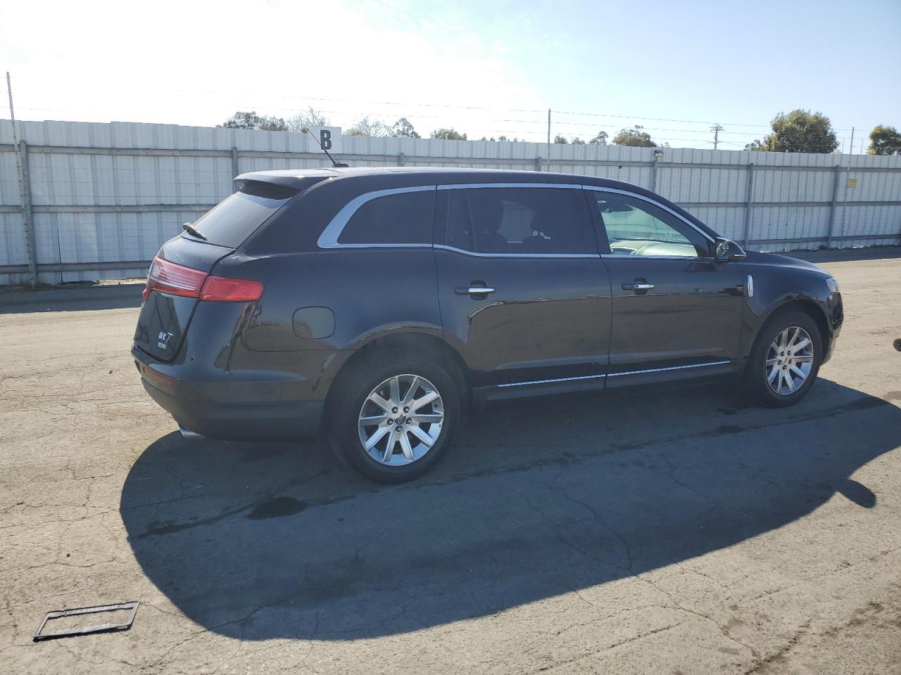 2017 Lincoln MKT VIN 2LMHJ5NK2HBL01726 Copart auction photo, rear end damage thumbnail 3