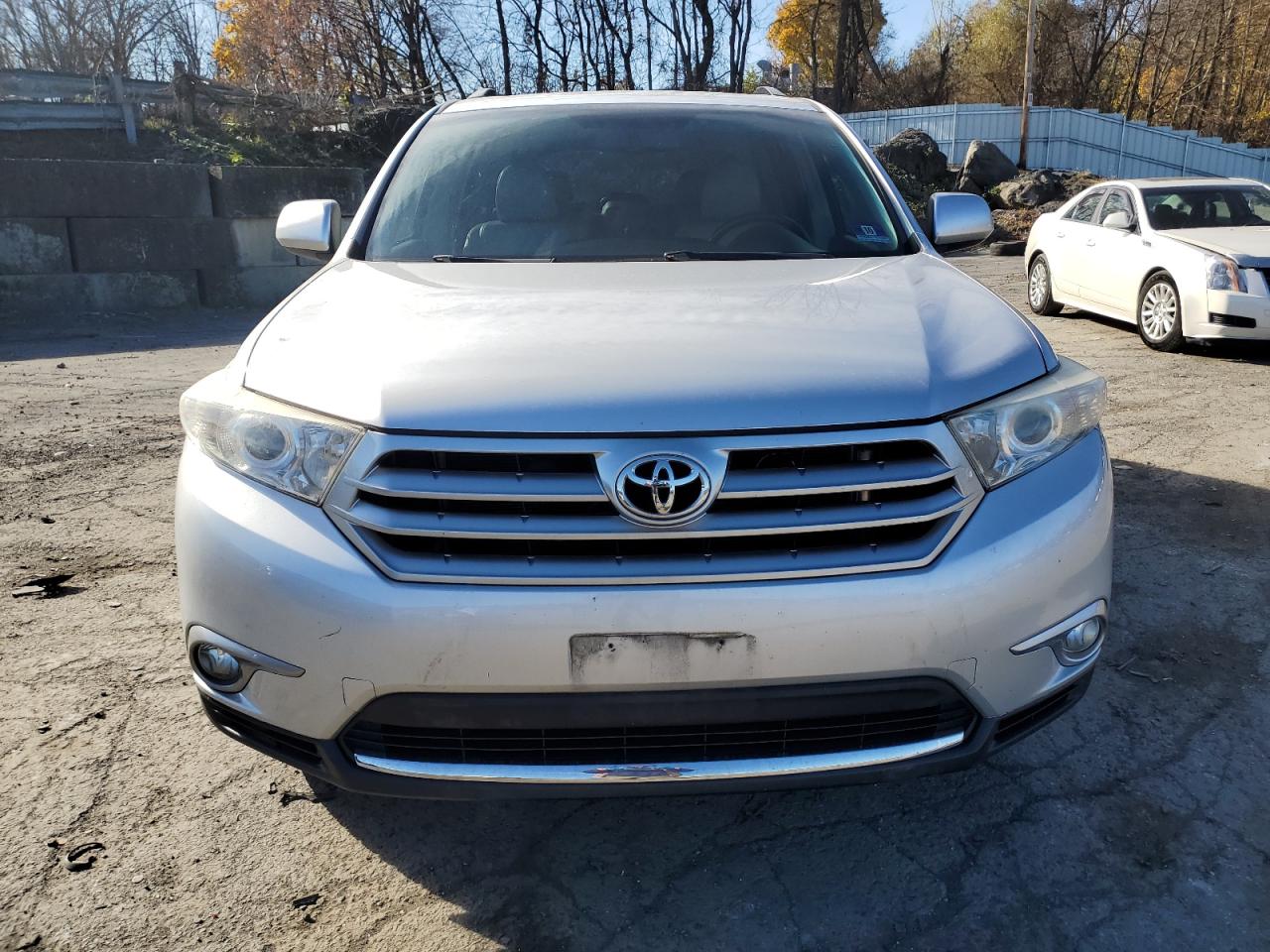 2013 Toyota Highlander VIN 5TDBK3EHXDS246821 Copart auction photo, rear end / minor dent/scratches damage thumbnail 5