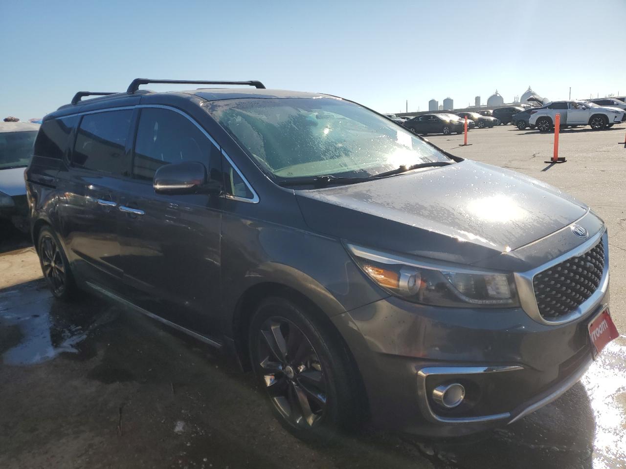 2016 KIA Sedona VIN KNDME5C1XG6118729 Copart auction photo, water/flood damage thumbnail 4
