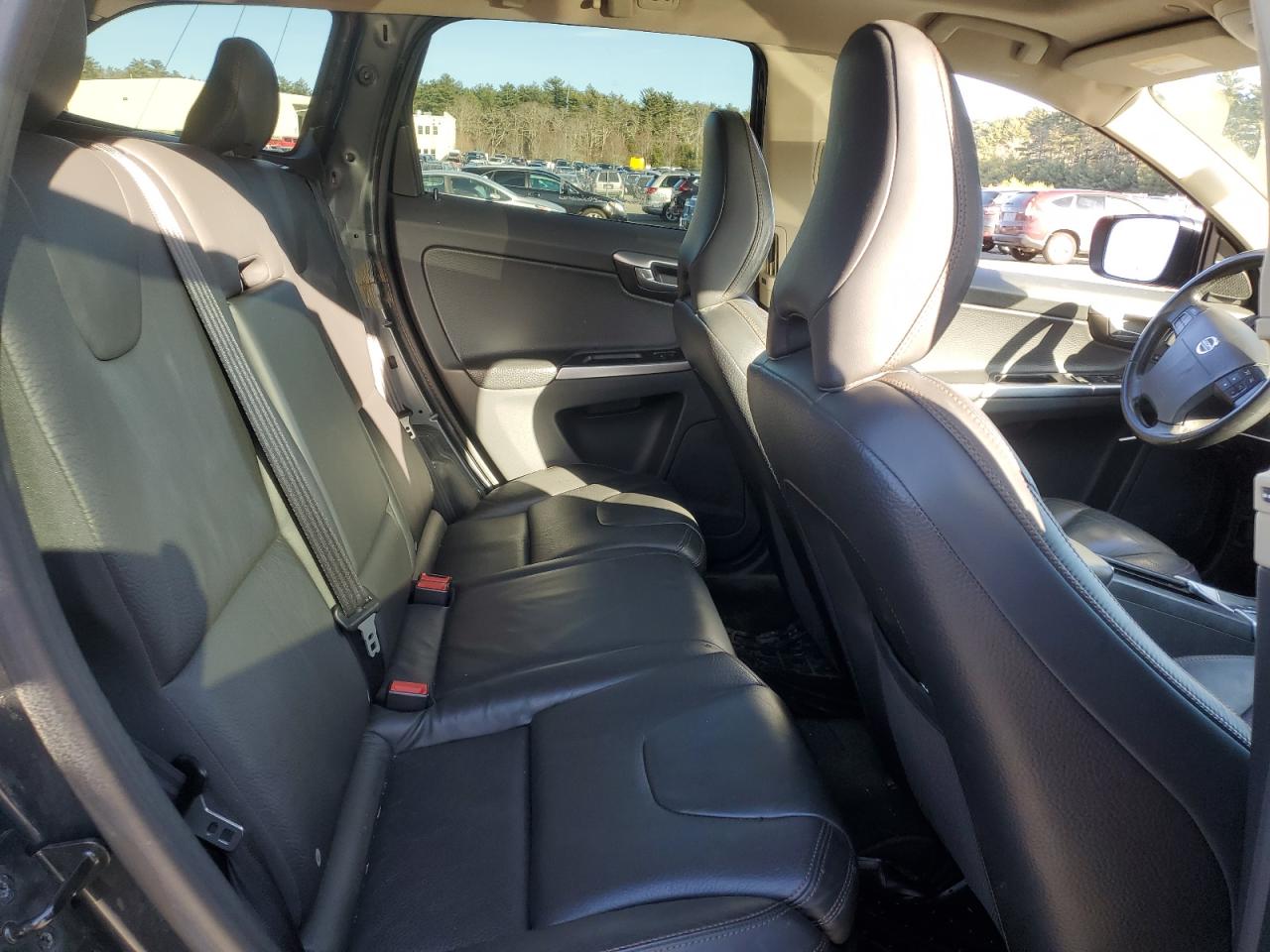 2010 Volvo XC60 VIN YV4992DZ7A2123430 Copart auction photo, rear end / minor dent/scratches damage thumbnail 11