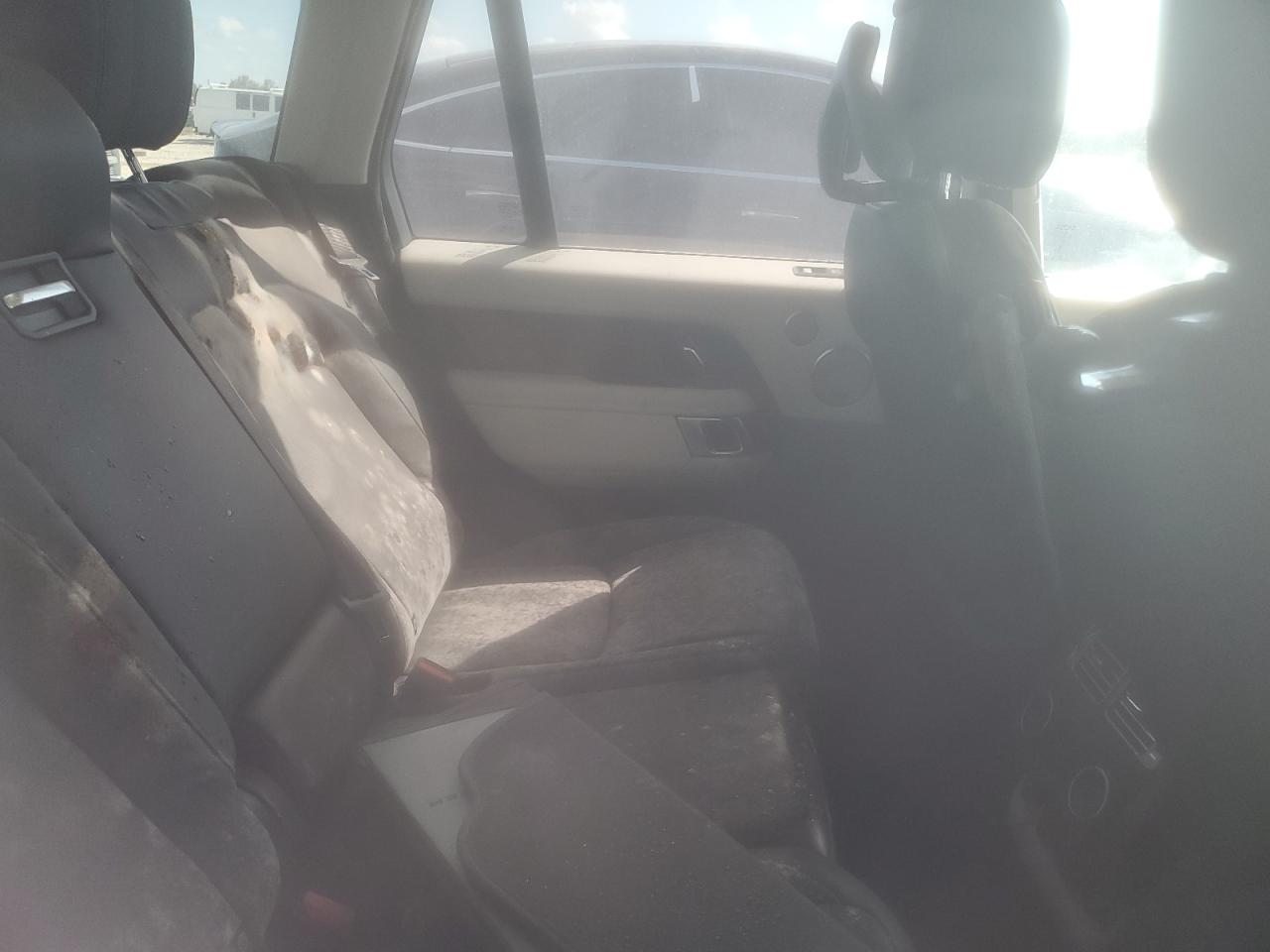 2018 Land Rover Range Rover VIN SALGS2SV9JA515712 Copart auction photo, water/flood damage thumbnail 11