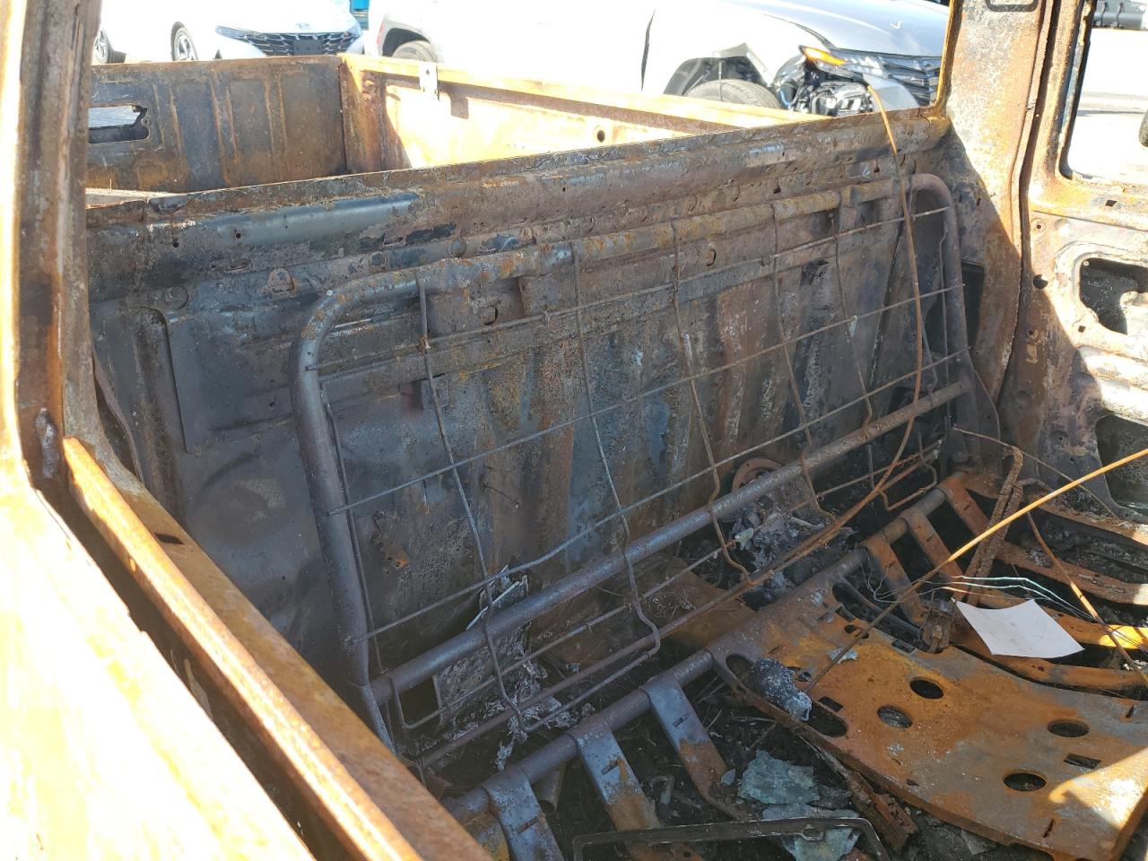 1989 Nissan Navara (Frontier) VIN 1N6ND11S3KC399016 Copart auction photo, burn damage thumbnail 10