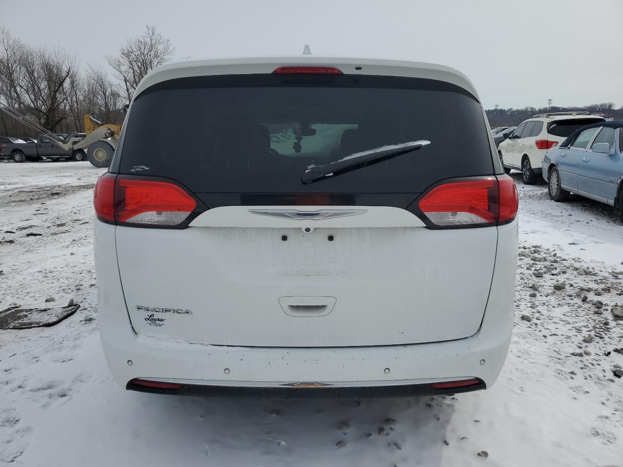 2018 Chrysler Pacifica VIN 2C4RC1FG1JR106098 Copart auction photo, front end / minor dent/scratches damage thumbnail 6