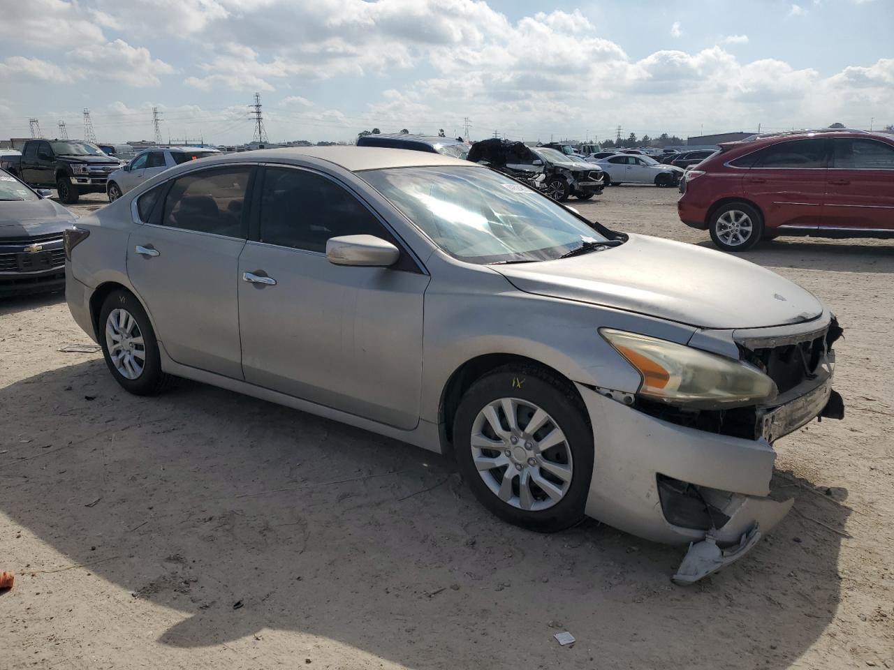 2013 Nissan Altima VIN 1N4AL3AP5DN522663 Copart auction photo, front end / minor dent/scratches damage thumbnail 4