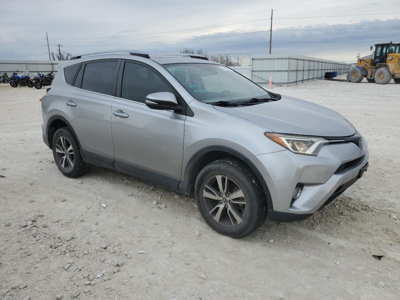 2018 Toyota RAV 4 VIN JTMWFREV3JJ180152 Copart auction photo, hail damage thumbnail 4