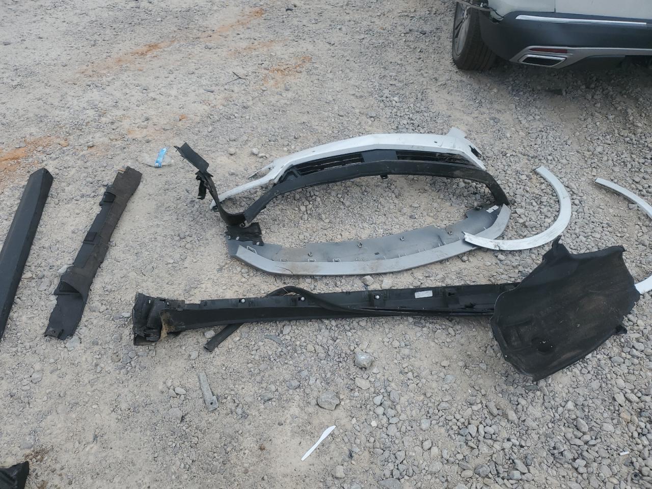 2022 Cadillac XT5 VIN 1GYKNCRS5NZ174787 Copart auction photo, all over damage thumbnail 14