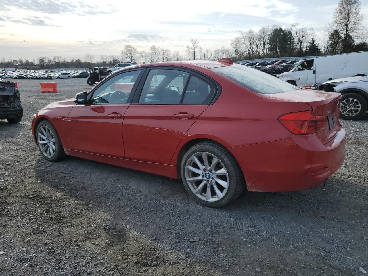 2017 BMW 3er VIN WBA8E5G31HNU42797 Copart auction photo, front end / side damage thumbnail 2