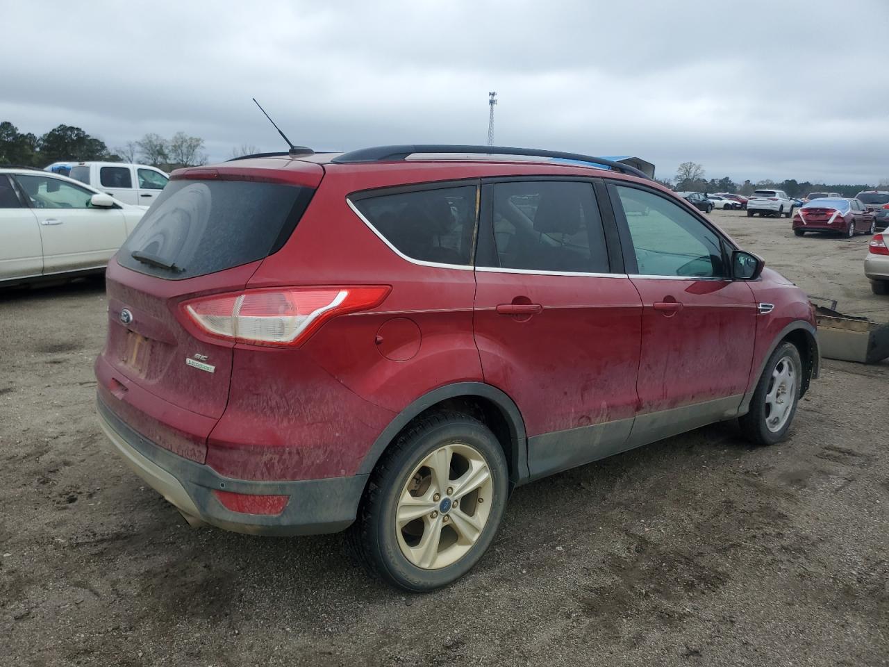 2016 Ford Escape VIN 1FMCU0GXXGUA26639 Copart auction photo, front end / side damage thumbnail 3