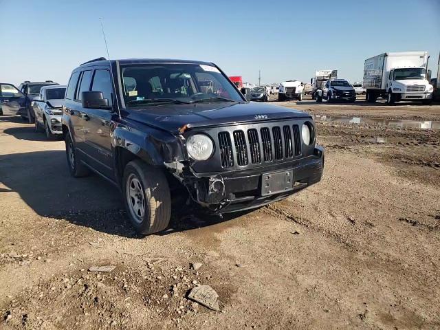 2015 Jeep Liberty (Patriot) VIN 1C4NJPBB8FD297885 Copart auction photo, front end / minor dent/scratches damage thumbnail 10
