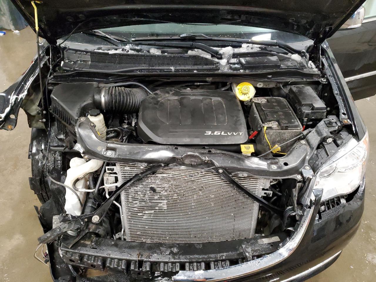 2015 Chrysler Town & Country VIN 2C4RC1CG9FR506759 Copart auction photo, front end damage thumbnail 12