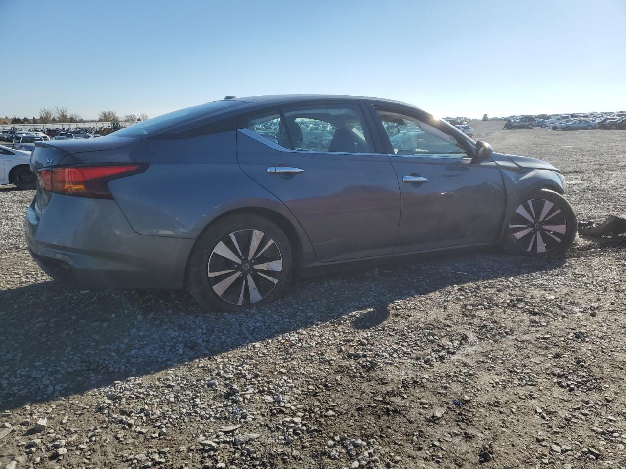 2021 Nissan Altima VIN 1N4BL4DV8MN361715 Copart auction photo, all over / minor dent/scratches damage thumbnail 3