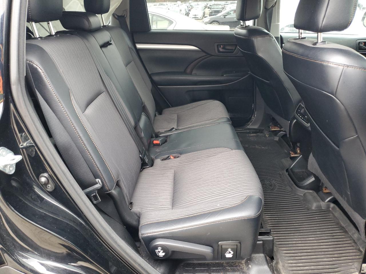 2018 Toyota Highlander VIN 5TDBZRFH5JS490319 Copart auction photo, front end / rear end damage thumbnail 11