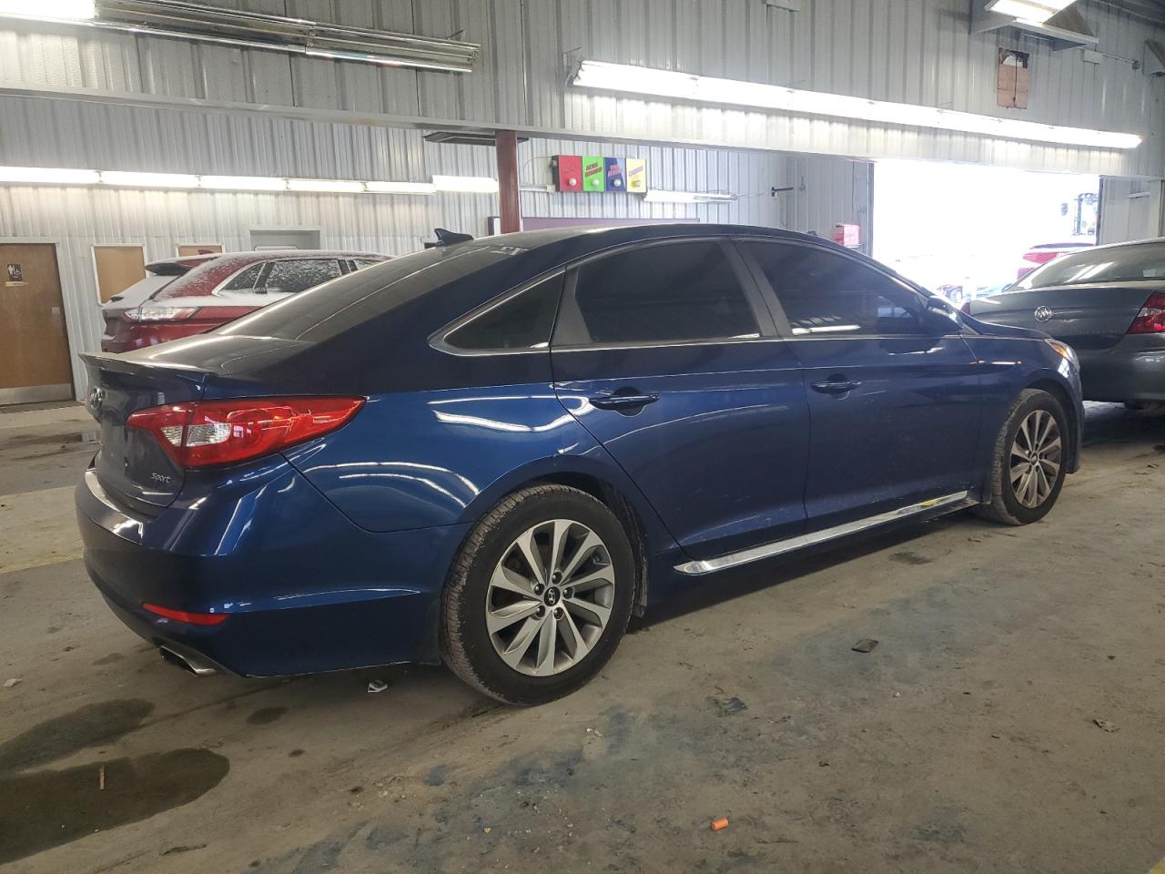 2016 Hyundai Sonata VIN 5NPE34AF1GH340603 Copart auction photo, front end / rear end damage thumbnail 3