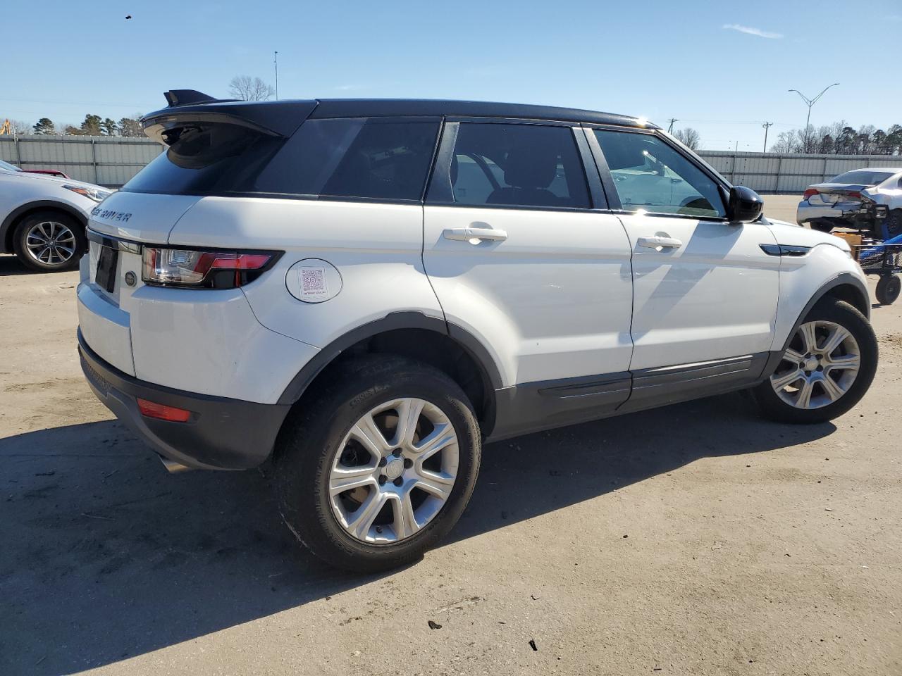 2018 Land Rover Range Rover VIN SALVP2RX5JH303381 Copart auction photo, front end / side damage thumbnail 3