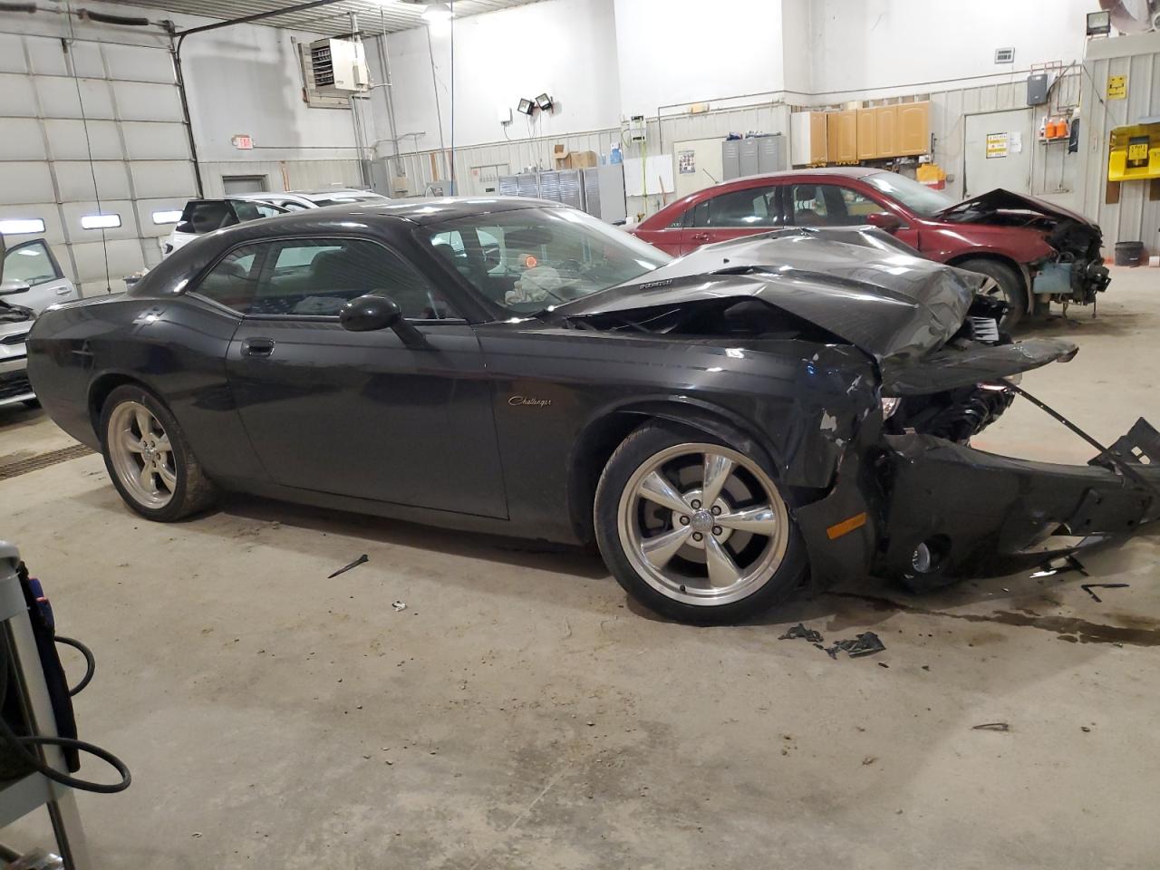 2010 Dodge Challenger VIN 2B3CJ5DT0AH261218 Copart auction photo, front end / minor dent/scratches damage thumbnail 4
