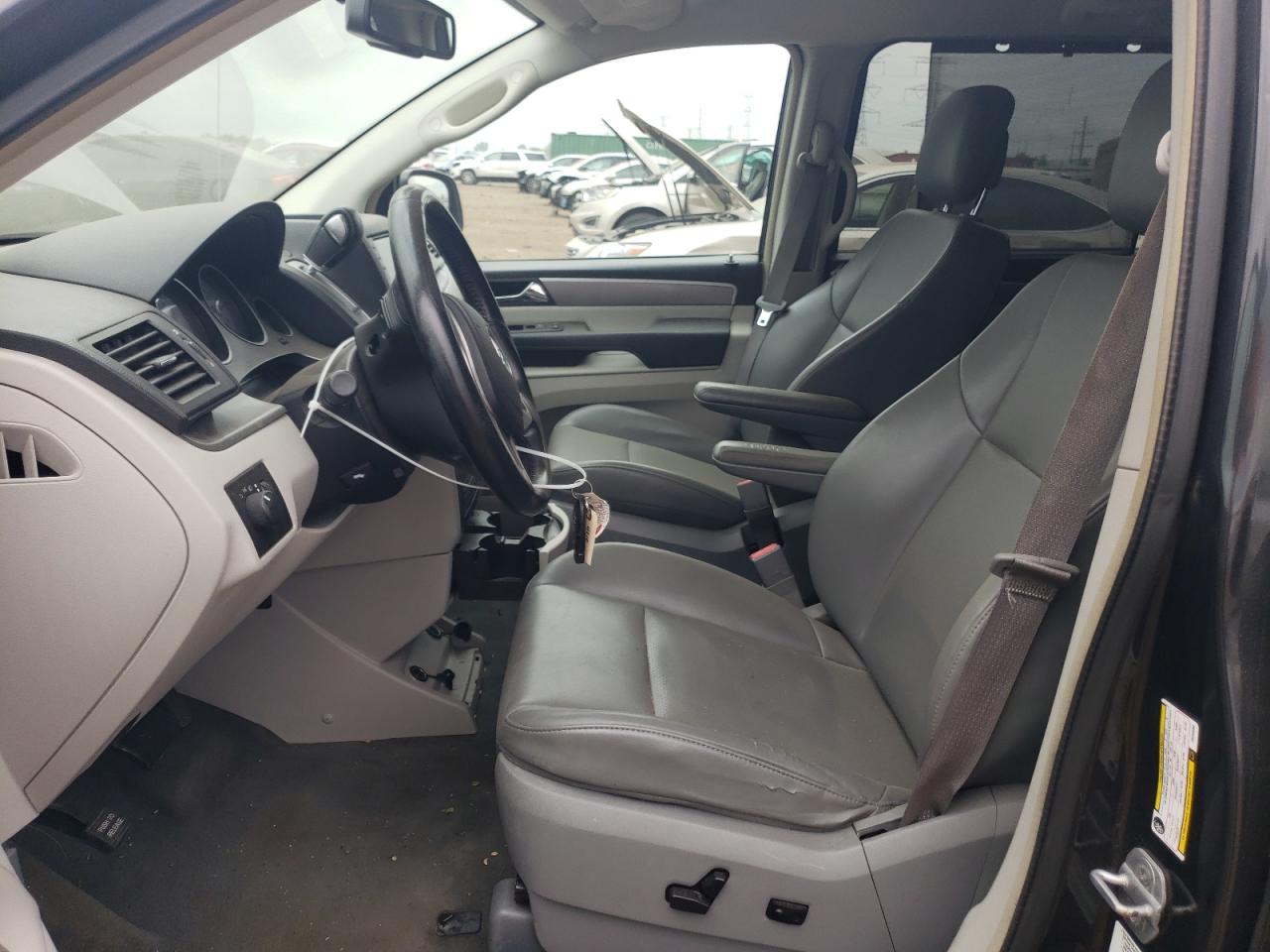 2012 Volkswagen Routan VIN 2C4RVABG7CR240469 Copart auction photo, front end / minor dent/scratches damage thumbnail 7