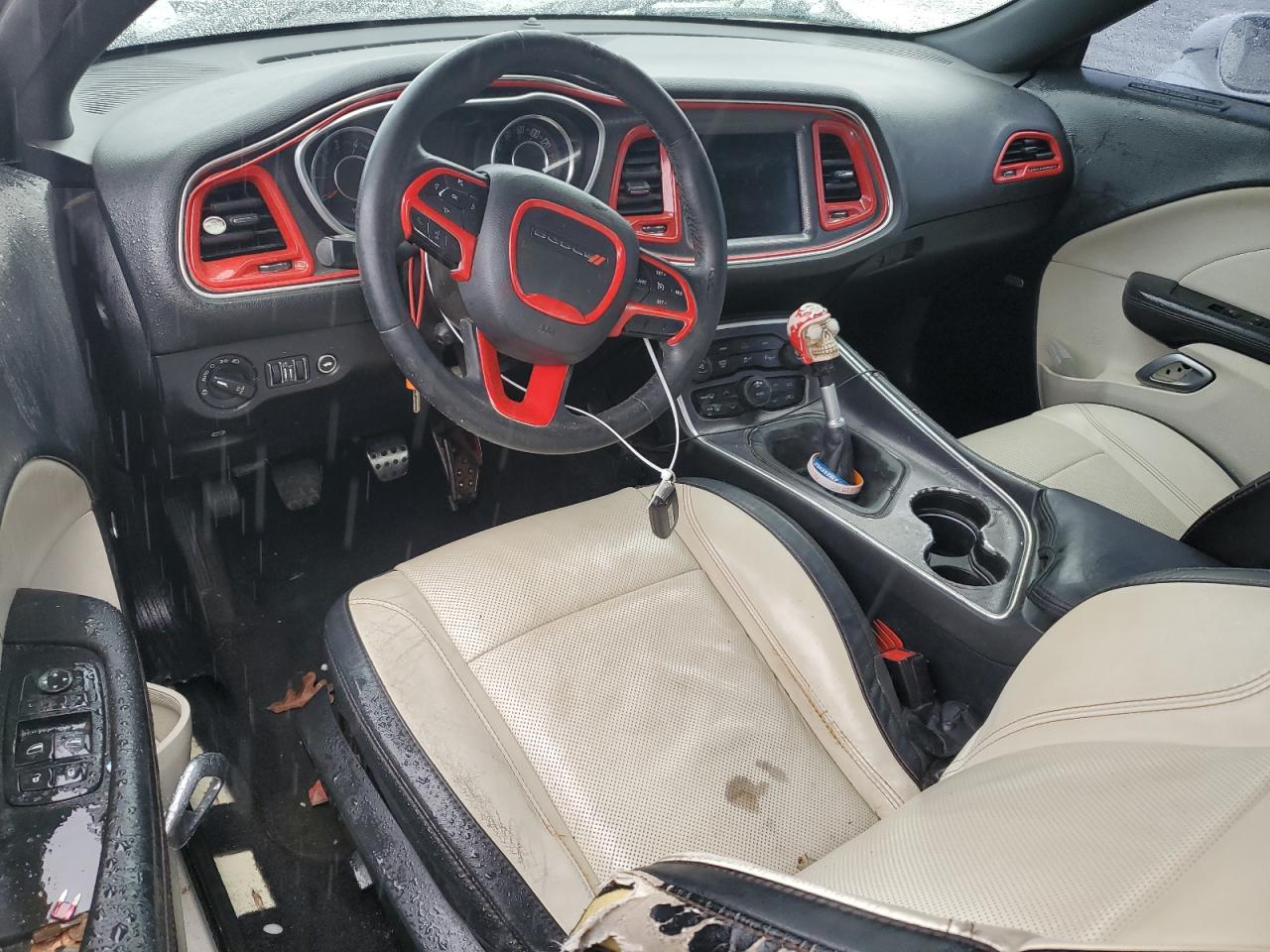 2015 Dodge Challenger VIN 2C3CDZBT6FH894916 Copart auction photo, water/flood / minor dent/scratches damage thumbnail 8