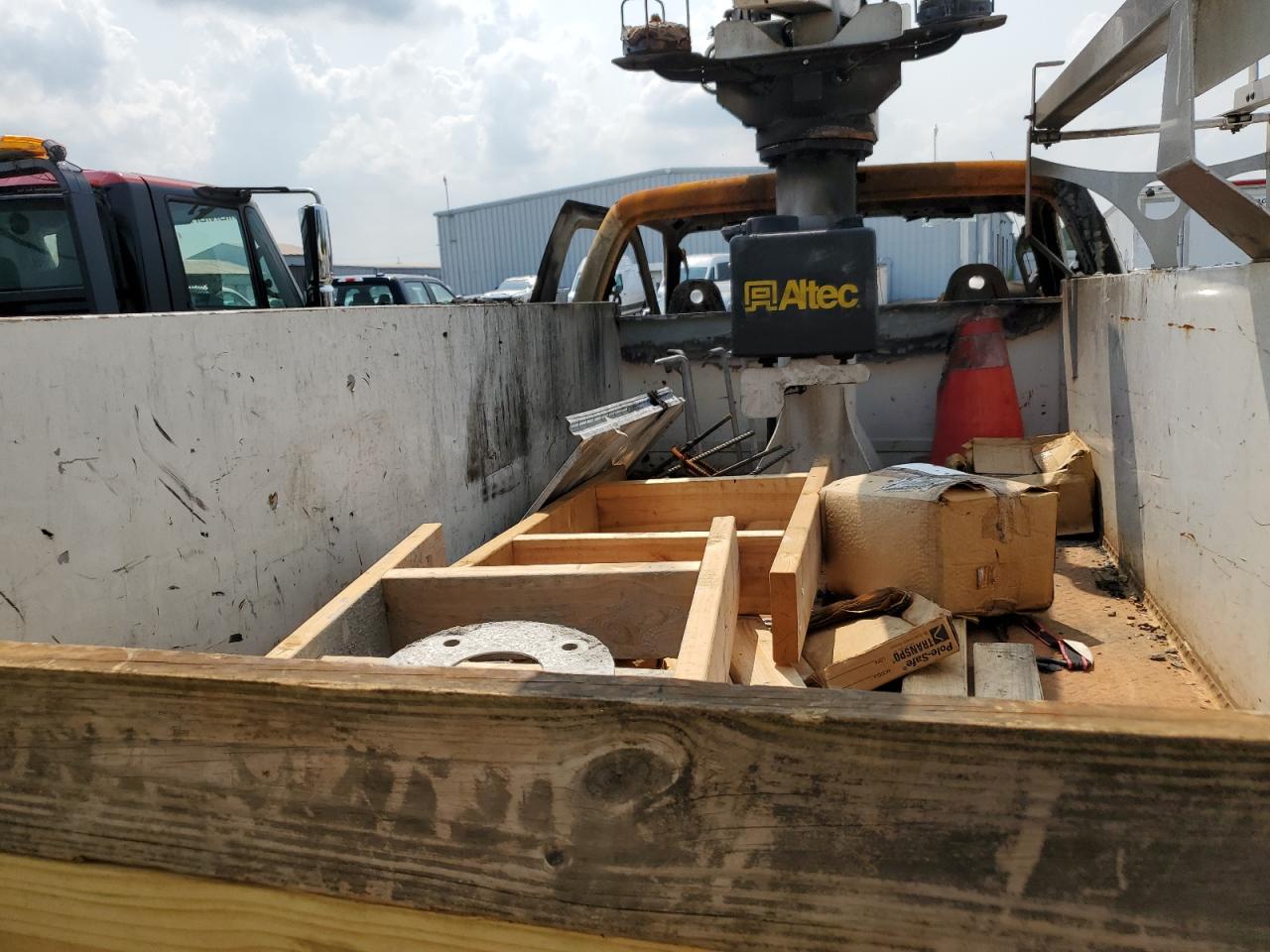 2010 Ford F450 VIN 1FDAF4GY1AEB39821 Copart auction photo, burn damage thumbnail 10