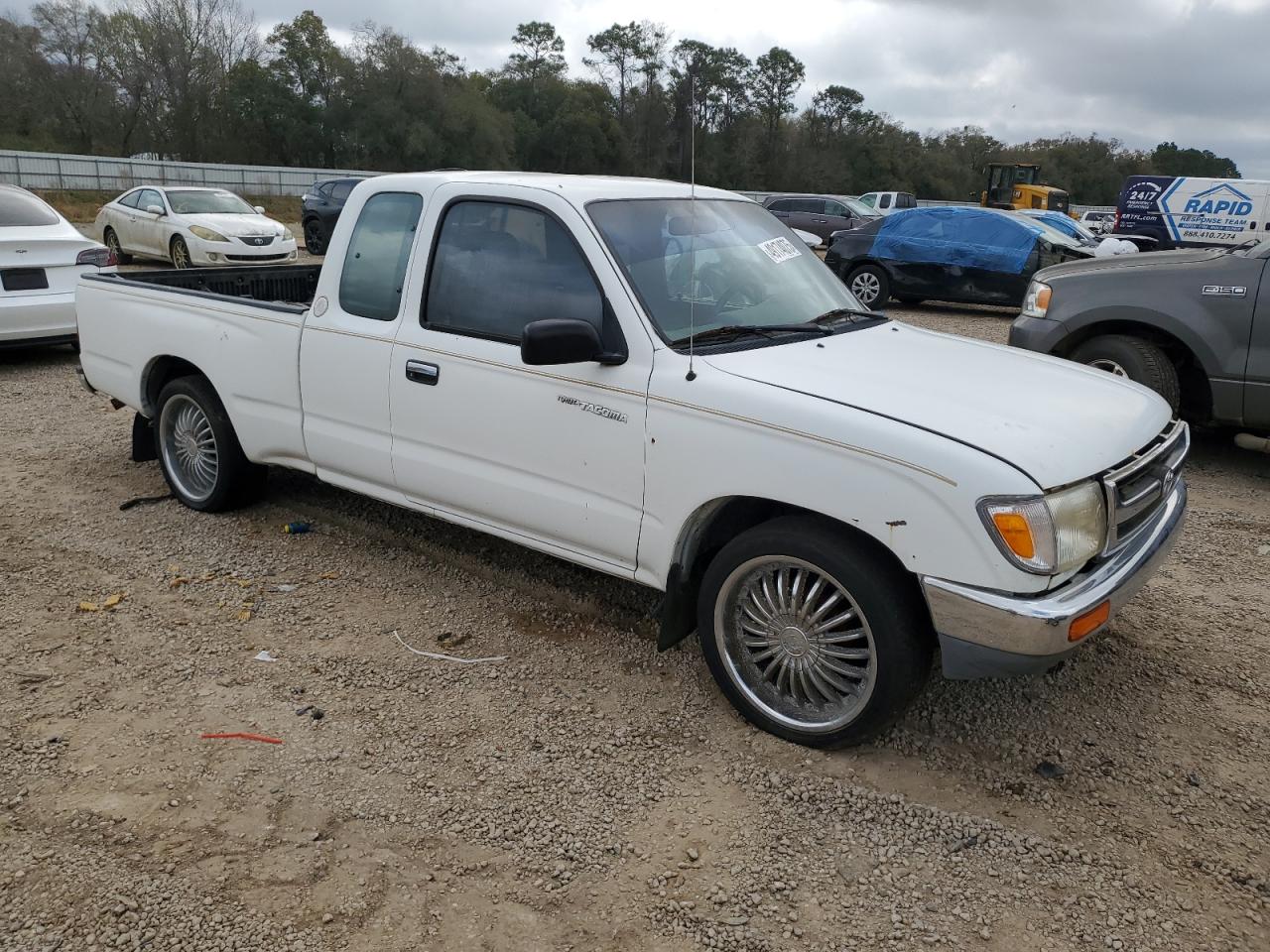 1997 Toyota Tacoma VIN 4TAVL52N8VZ290246 Copart auction photo, normal wear / minor dent/scratches damage thumbnail 4