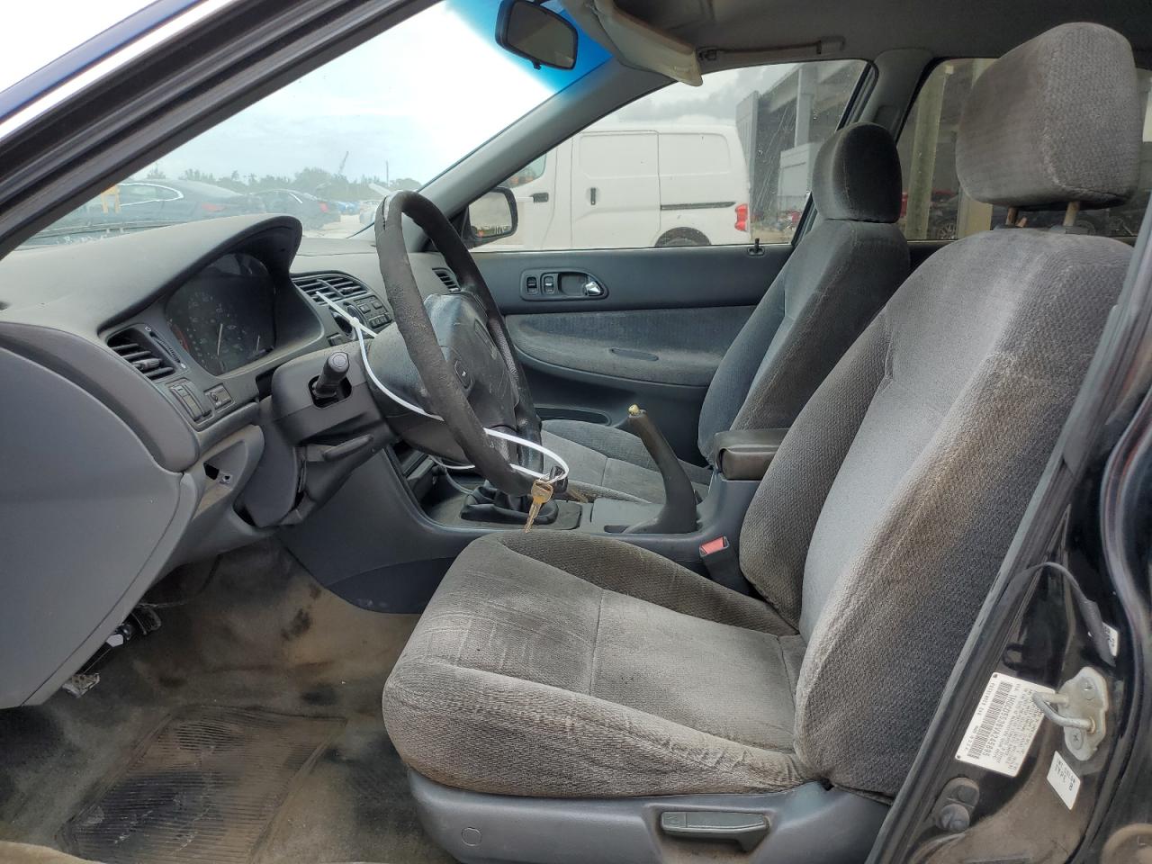 1997 Honda Accord VIN 1HGCD5536VA245695 Copart auction photo, front end / side damage thumbnail 7