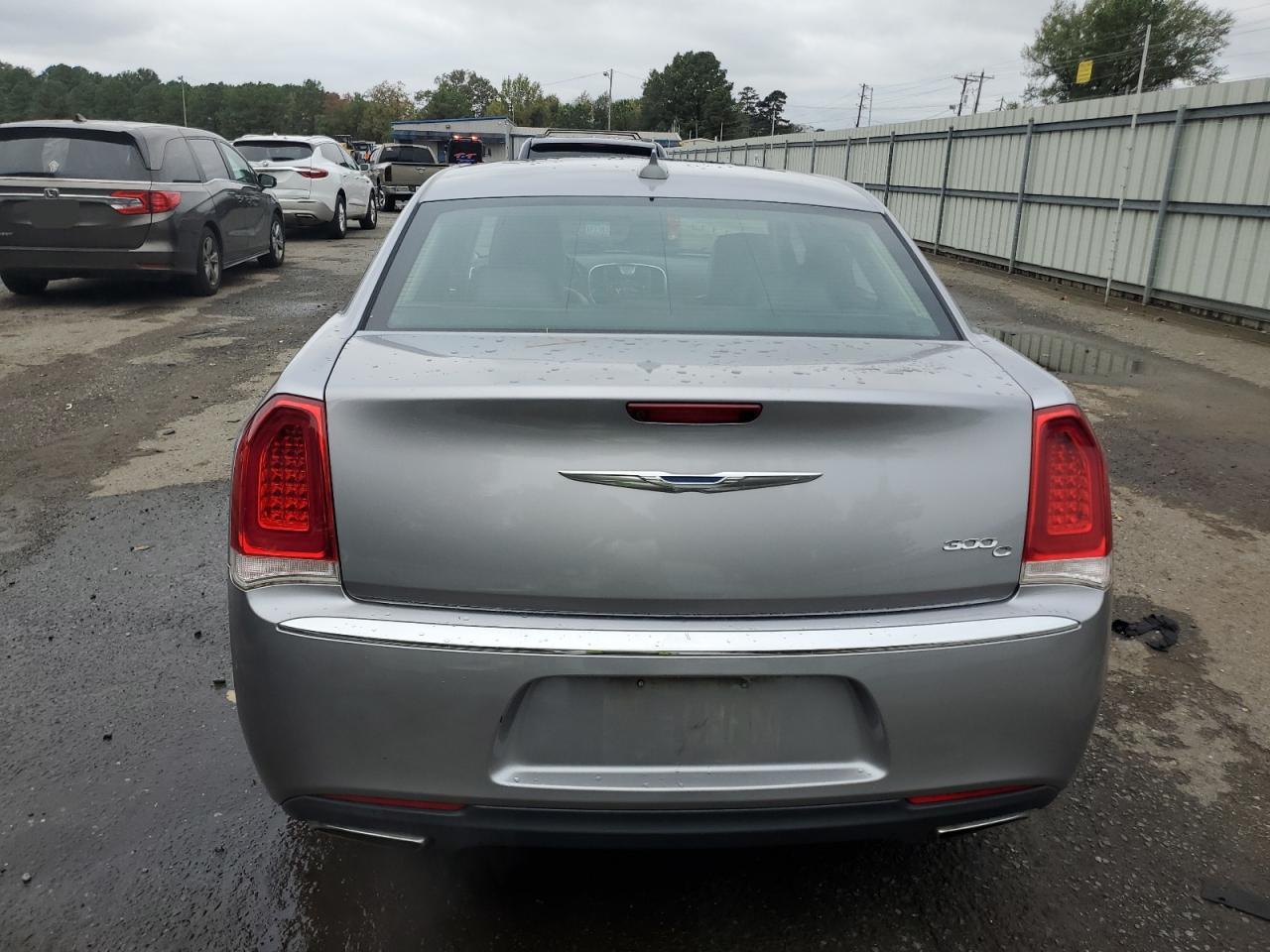 2017 Chrysler 300 VIN 2C3CCAEG9HH552155 Copart auction photo, front end / minor dent/scratches damage thumbnail 6