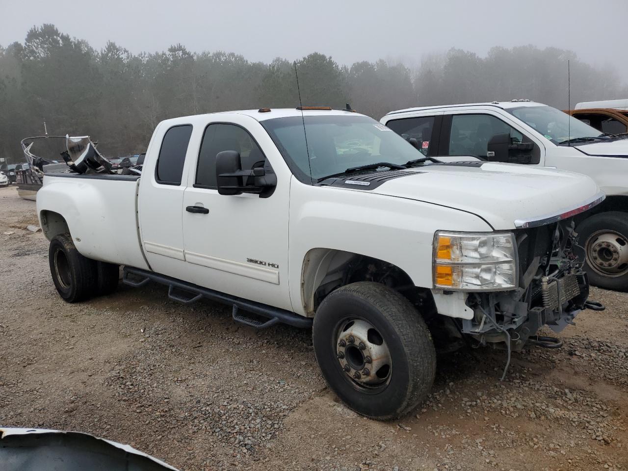 2011 Chevrolet Silverado VIN 1GC5C0C80BZ207744 Copart auction photo, front end damage thumbnail 4
