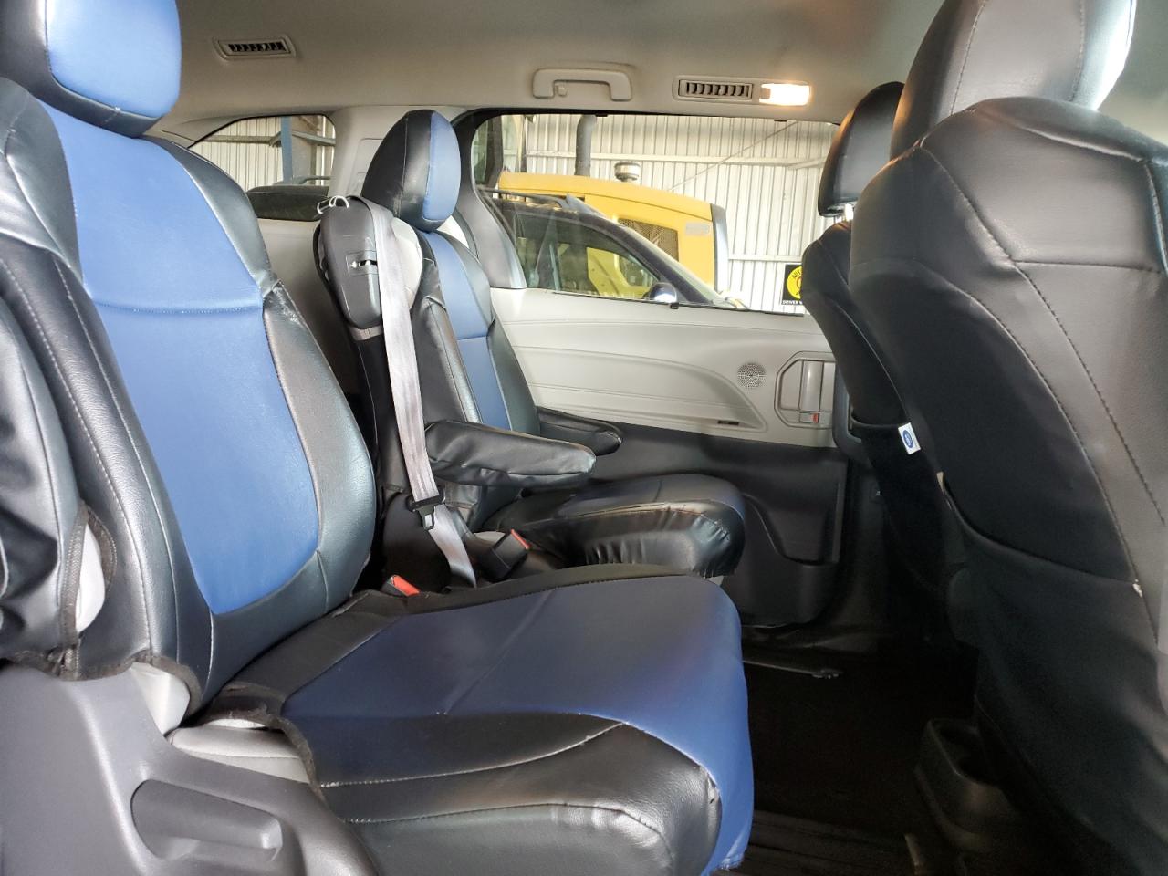 2021 Toyota Sienna VIN 5TDKRKECXMS068967 Copart auction photo, front end / rear end damage thumbnail 11