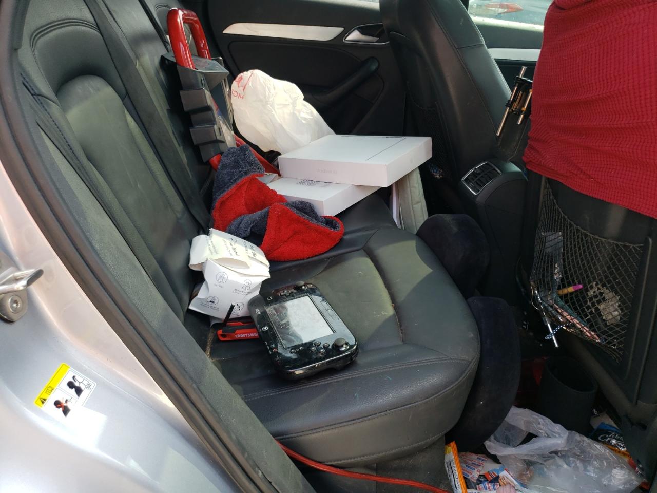 2018 Audi Q3 VIN WA1HCCFS4JR031411 Copart auction photo, minor dent/scratches damage thumbnail 11