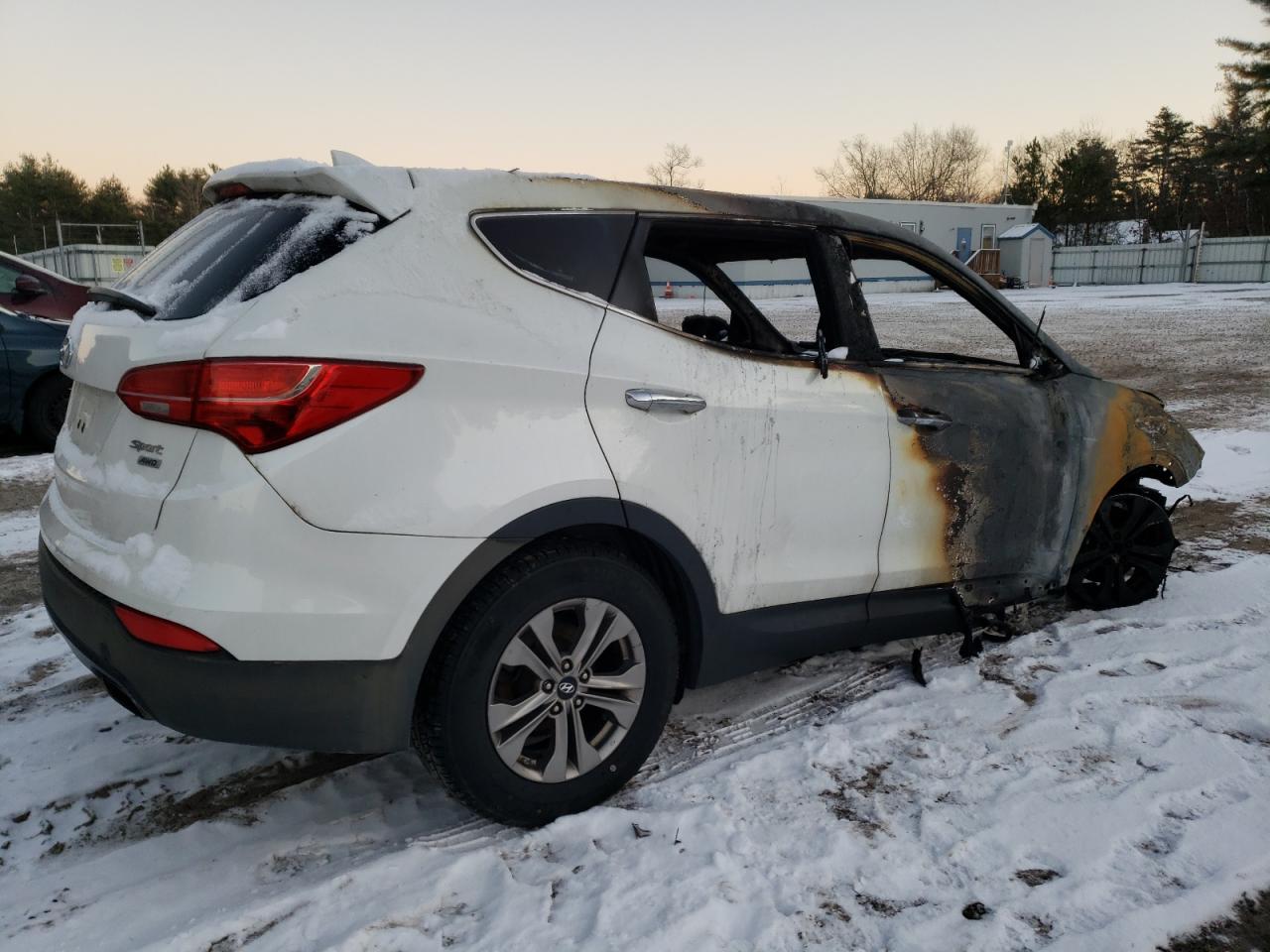 2015 Hyundai Santa Fe VIN 5XYZTDLB4FG303689 Copart auction photo, burn / front end damage thumbnail 3