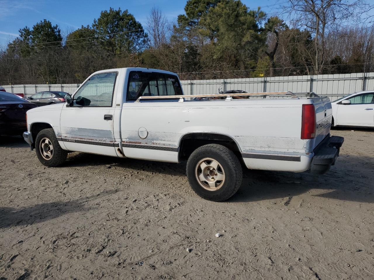 1988 Chevrolet GMT-400 VIN 1GCDC14K2JZ251853 Copart auction photo, normal wear / minor dent/scratches damage thumbnail 2