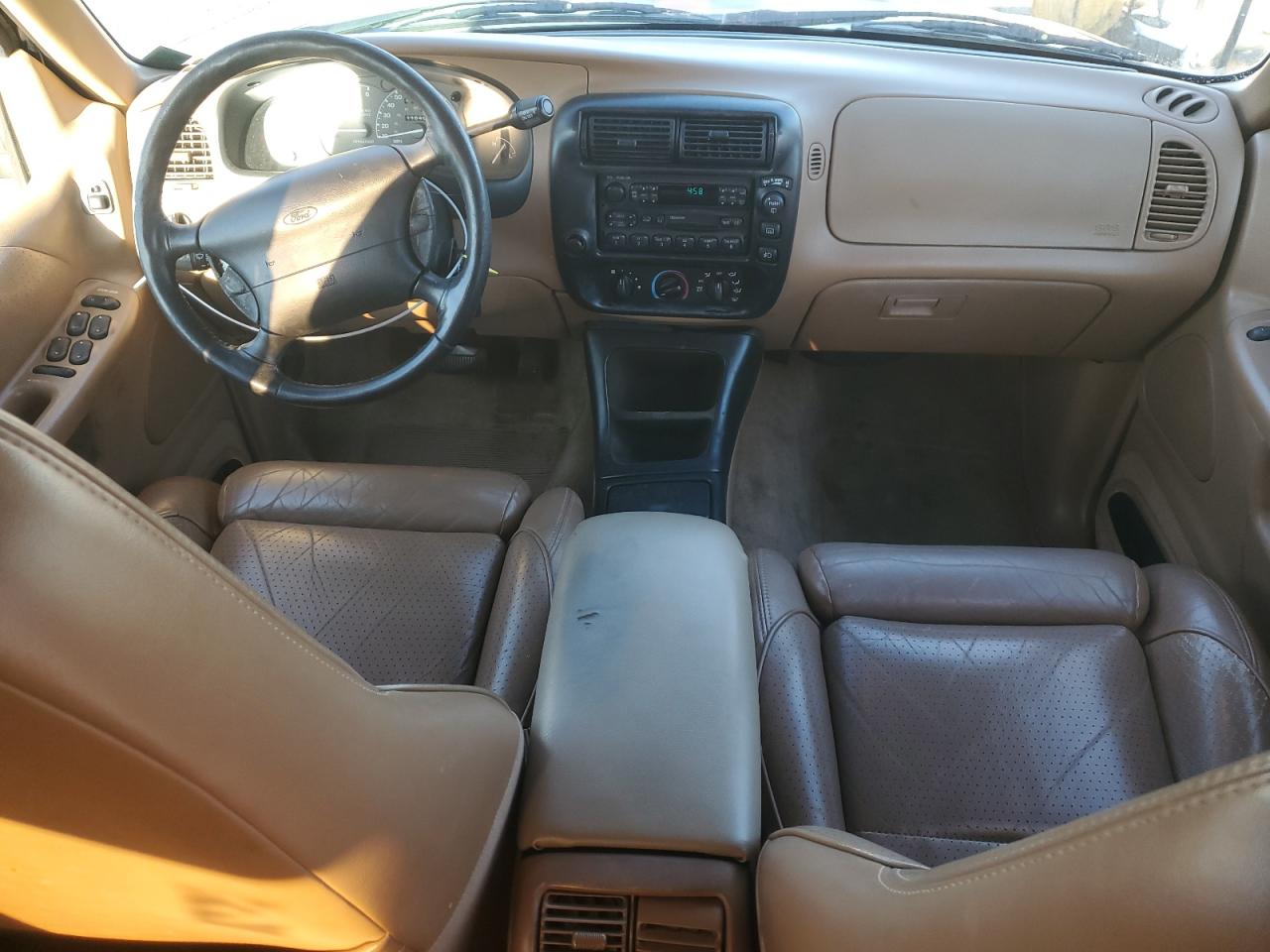 1996 Ford Explorer VIN 1FMDU35P7TUC52639 Copart auction photo, burn / minor dent/scratches damage thumbnail 8