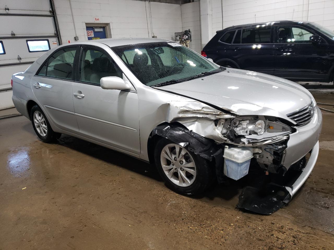 2005 Toyota Camry VIN 4T1BF32K35U086083 Copart auction photo, front end damage thumbnail 4