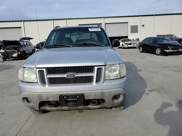 2002 Ford Explorer VIN 1FMZU77E32UB49516 Copart auction photo, side / minor dent/scratches damage thumbnail 11