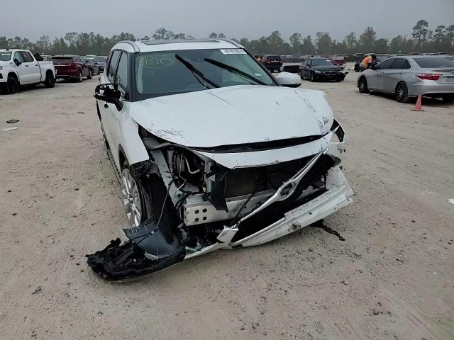 2022 Toyota Highlander VIN 5TDYZRAH5NS098920 Copart auction photo, front end / side damage thumbnail 11