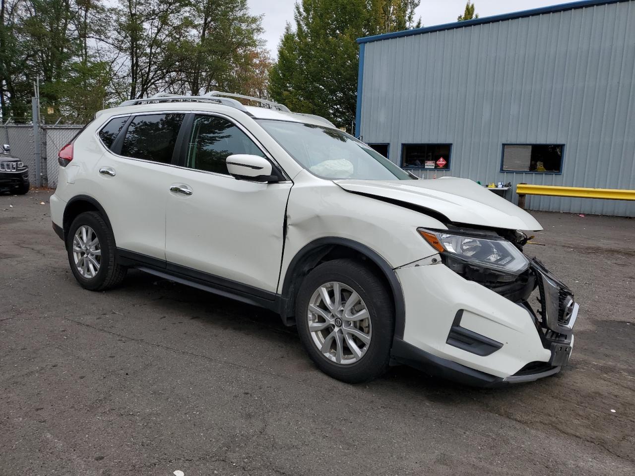 2017 Nissan Rogue VIN 5N1AT2MM1HC755877 Copart auction photo, front end / side damage thumbnail 4