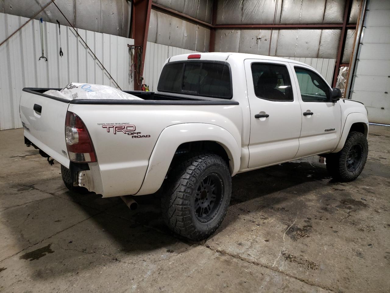 2011 Toyota Tacoma VIN 3TMLU4EN0BM061734 Copart auction photo, side damage thumbnail 3
