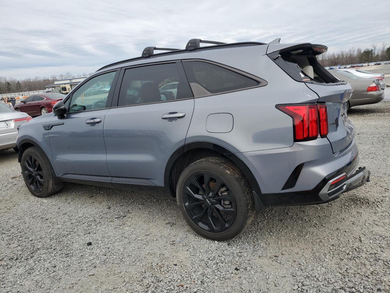 2022 KIA Sorento VIN 5XYRK4LF8NG150383 Copart auction photo, all over damage thumbnail 2