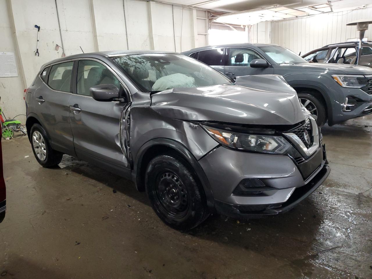 2020 Nissan Rogue VIN JN1BJ1CV6LW277677 Copart auction photo, front end / side damage thumbnail 4