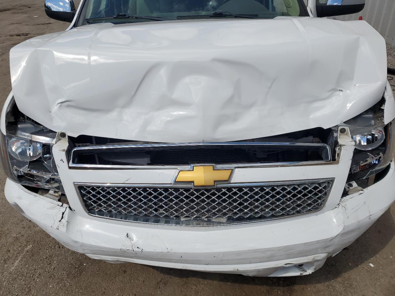 2014 Chevrolet Suburban VIN 1GNSKKE71ER131453 Copart auction photo, front end damage thumbnail 12