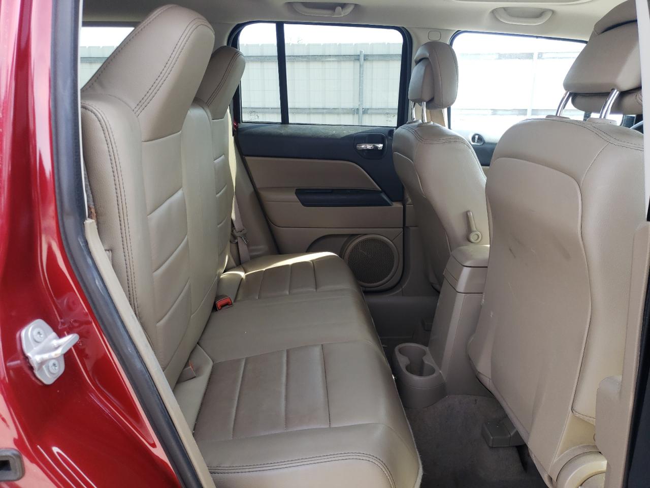 2016 Jeep Liberty (Patriot) VIN 1C4NJRFB2GD724520 Copart auction photo, front end / side damage thumbnail 11