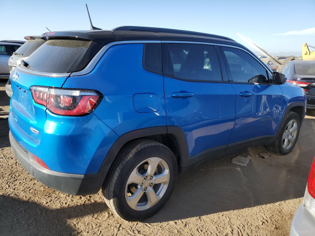 2019 Jeep Compass VIN 3C4NJDBB8KT683659 Copart auction photo, hail damage thumbnail 3
