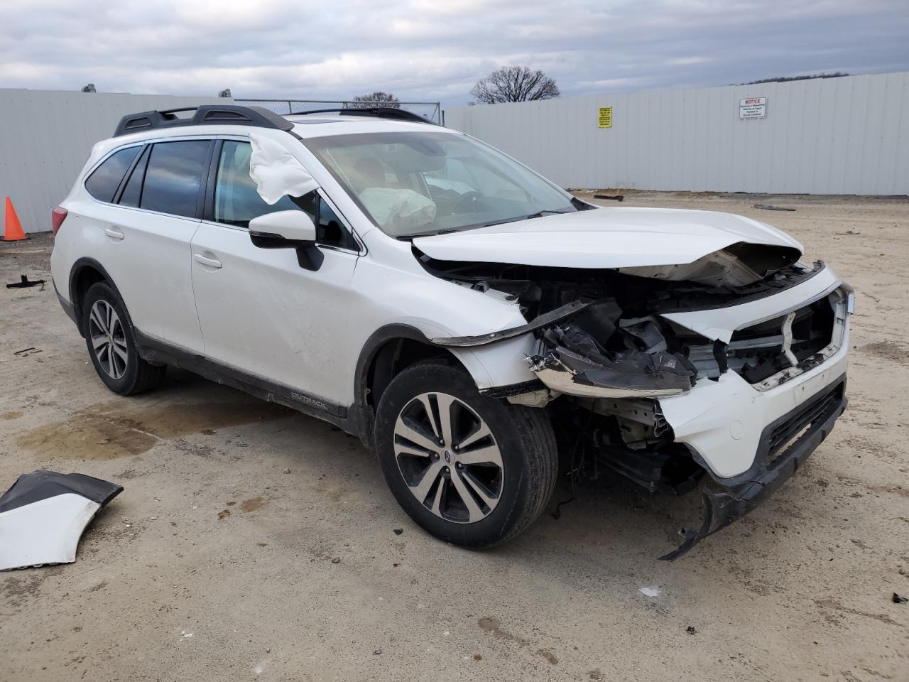 2018 Subaru Outback VIN 4S4BSANC2J3225544 Copart auction photo, front end damage thumbnail 4
