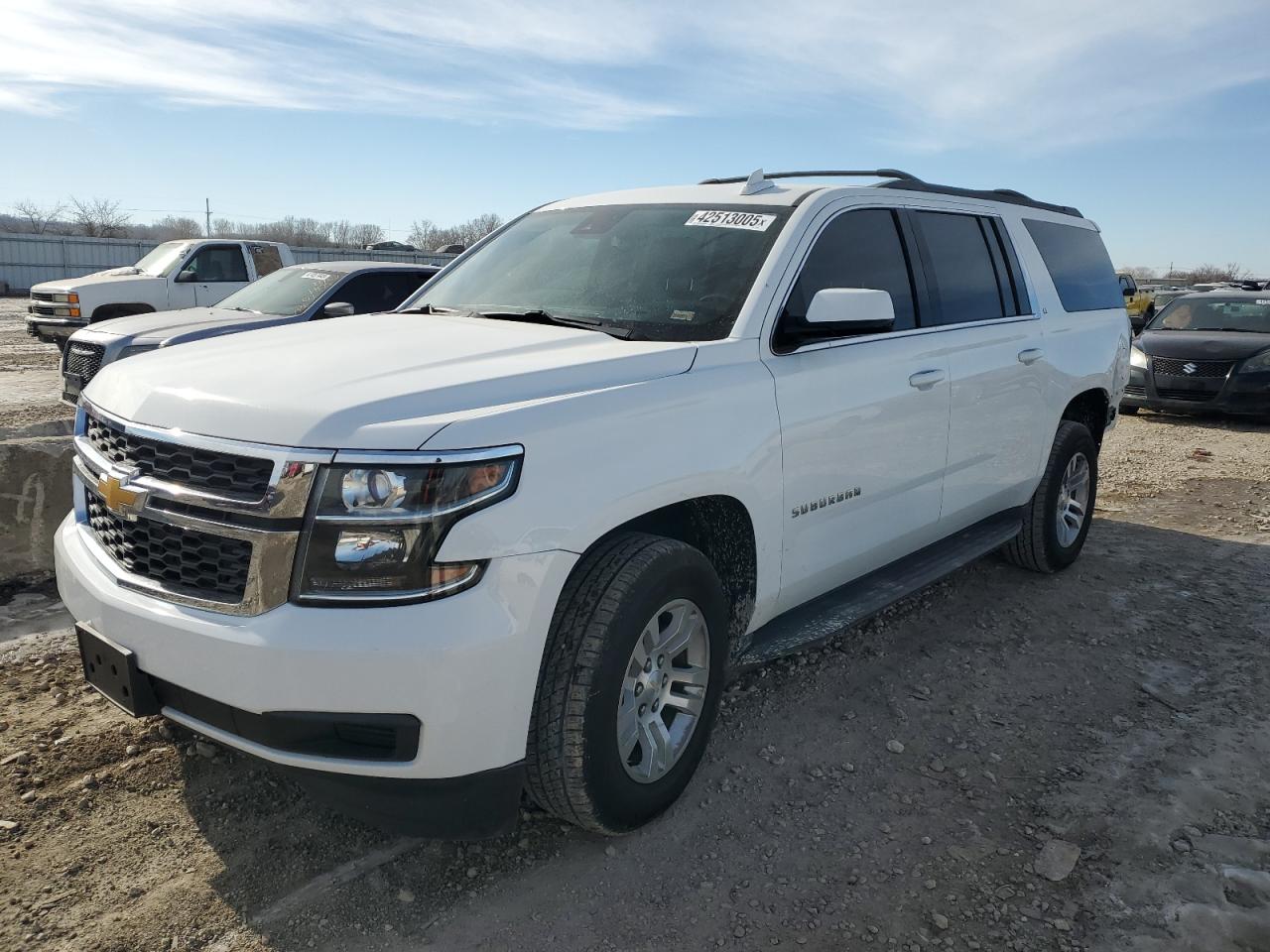 2017 Chevrolet Suburban VIN 1GNSKHKC0HR113616