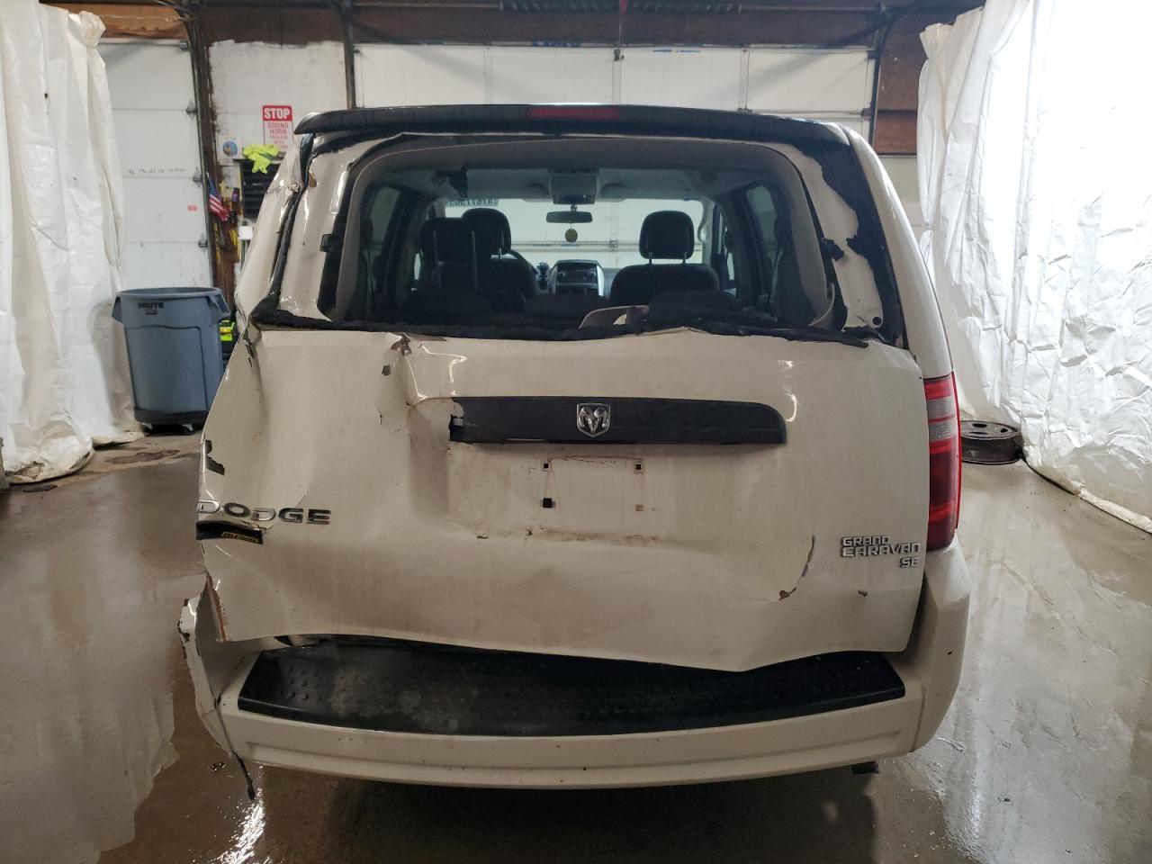 2010 Dodge Caravan VIN 2D4RN4DE2AR332795 Copart auction photo, rear end damage thumbnail 6