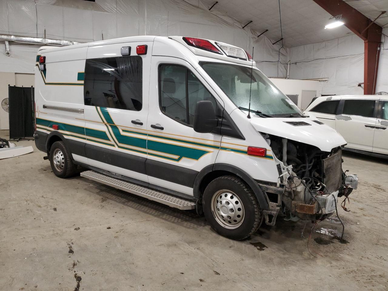 2021 Ford Transit VIN 1FDBR2CG4MKA52465 Copart auction photo, front end / minor dent/scratches damage thumbnail 4