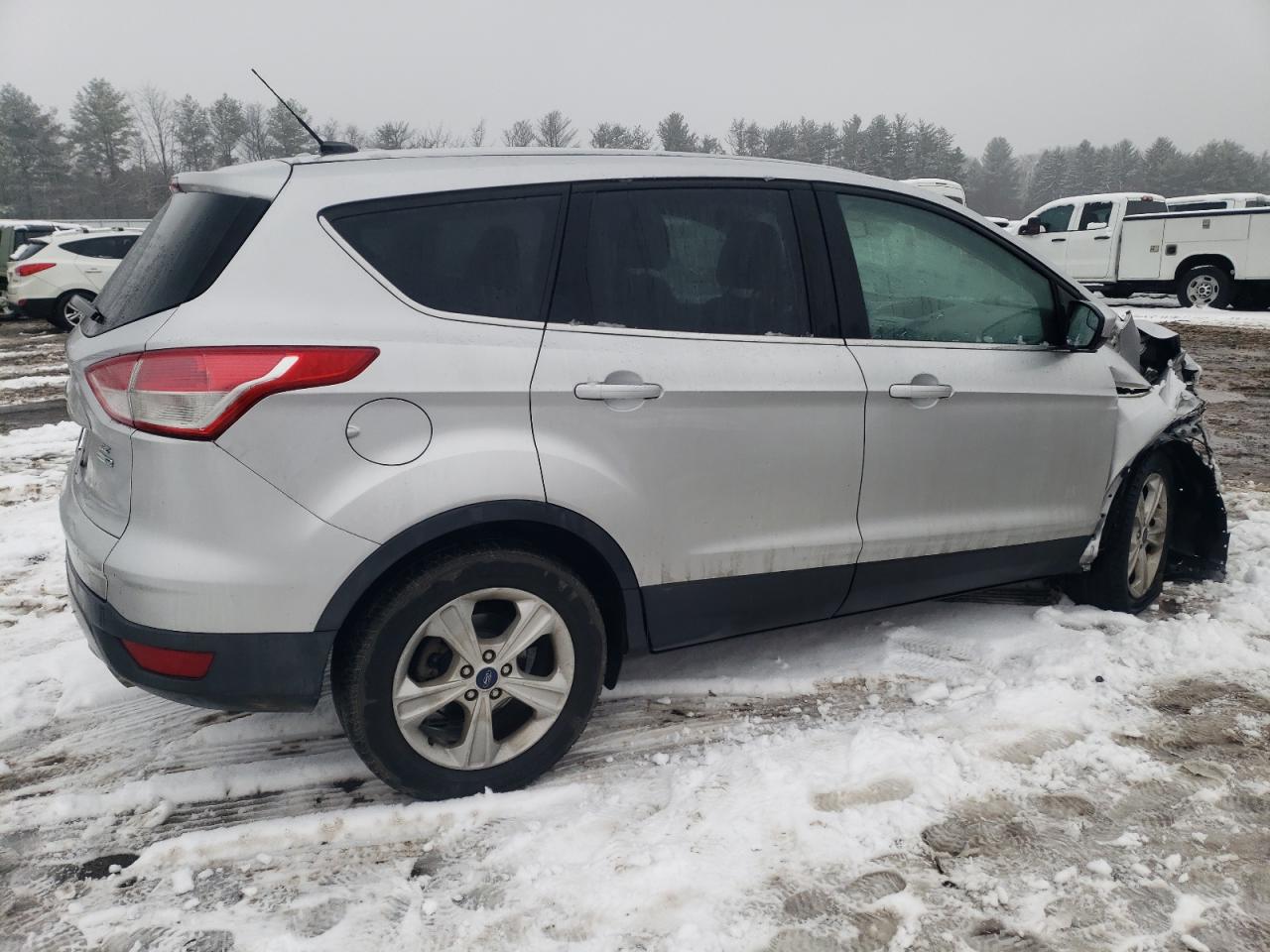 2016 Ford Escape VIN 1FMCU9G99GUA92234 Copart auction photo, front end / undercarriage damage thumbnail 3