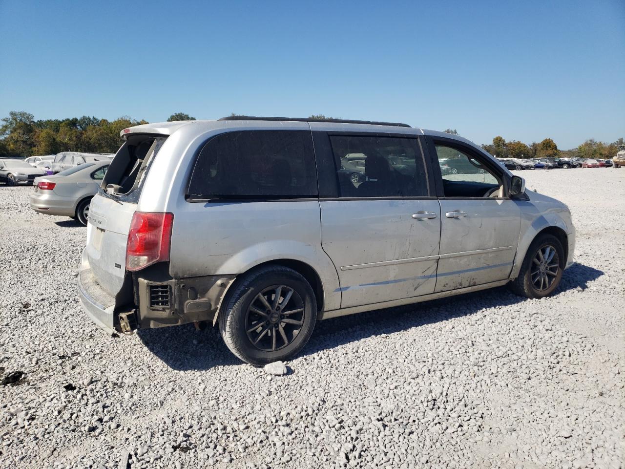 2012 Dodge Caravan VIN 2C4RDGCG8CR178911 Copart auction photo, vandalism / rear end damage thumbnail 3