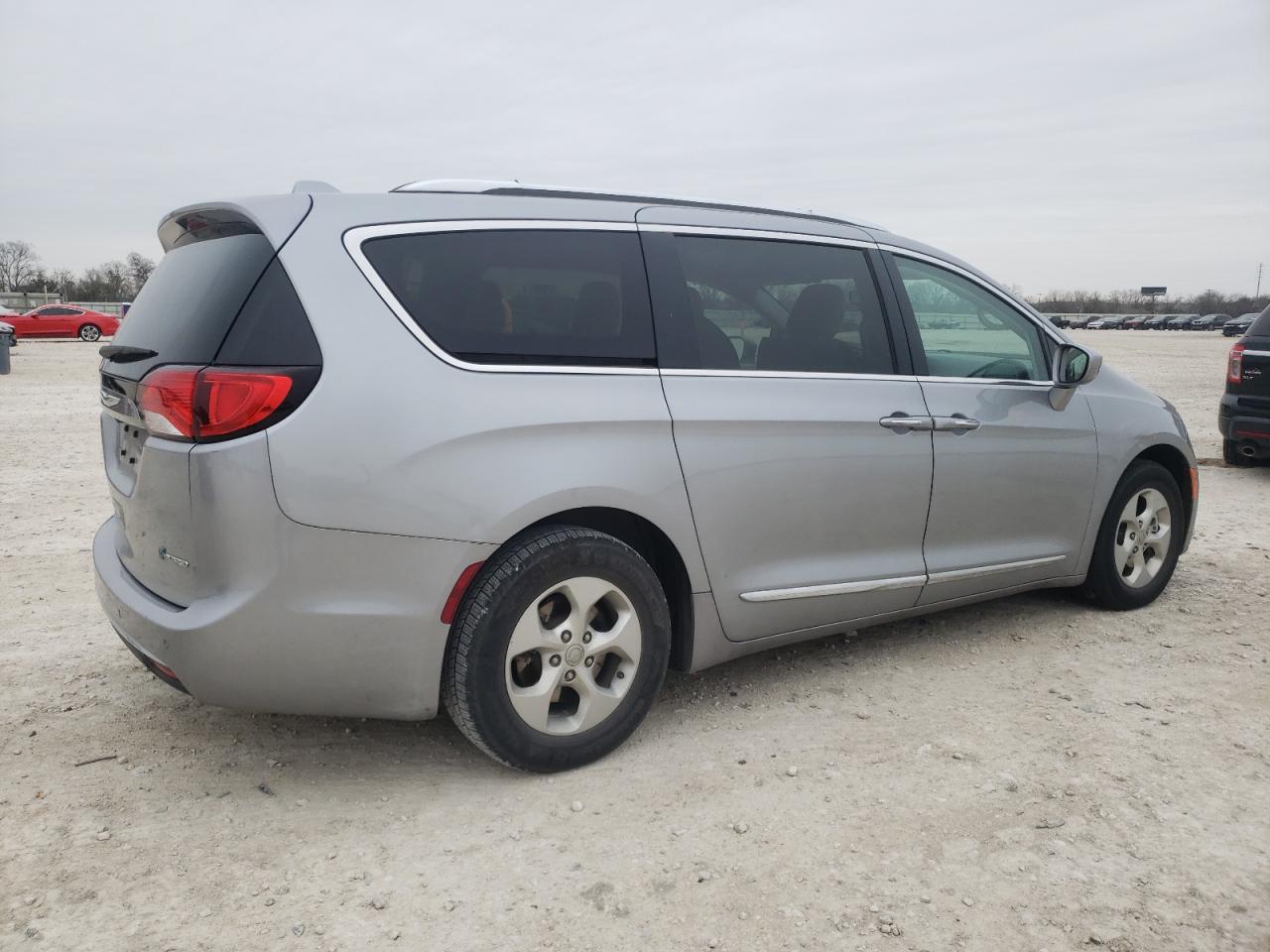 2018 Chrysler Pacifica VIN 2C4RC1L79JR183645 Copart auction photo, undercarriage damage thumbnail 3