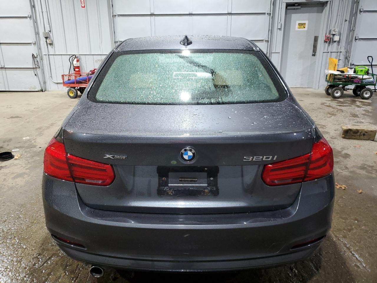 2018 BMW 3er VIN WBA8E5G52JNU46686 Copart auction photo, front end damage thumbnail 6