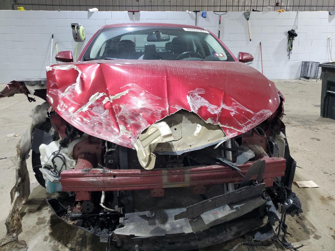 2016 Lincoln MKZ VIN 3LN6L2JK6GR621911 Copart auction photo, front end / minor dent/scratches damage thumbnail 5